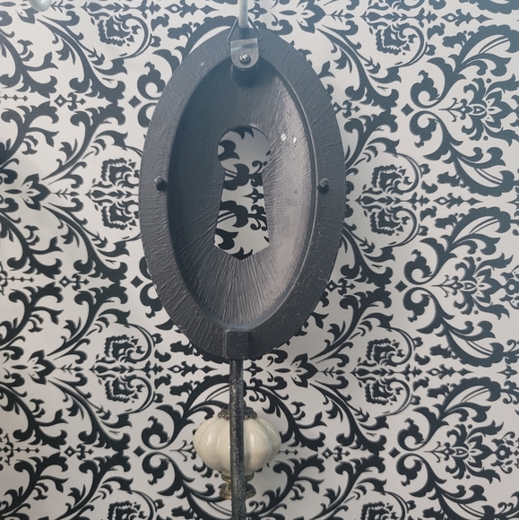 Rustic Hanging Keyhole - Picture 6 of 7